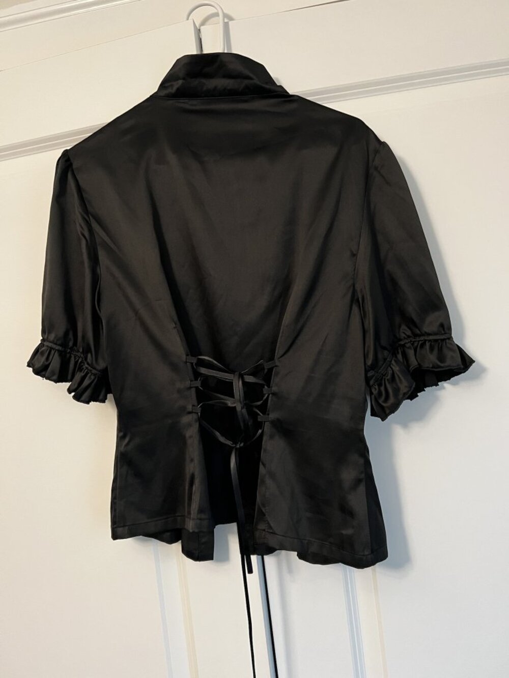 Satin Keyhole Blouse (XL) - Picture 4 of 4